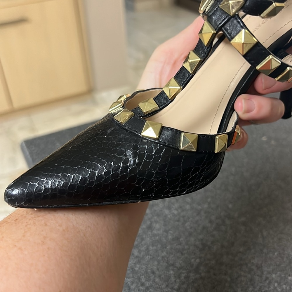 BCBG black Heels - Picture 6 of 14